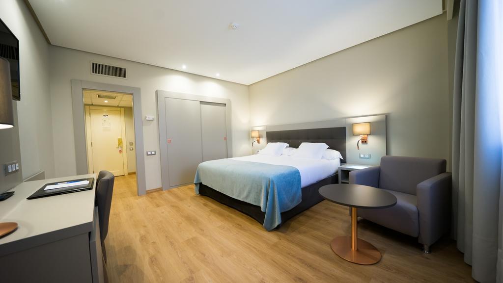 Hotel Mercure Carlton Rioja 4*
