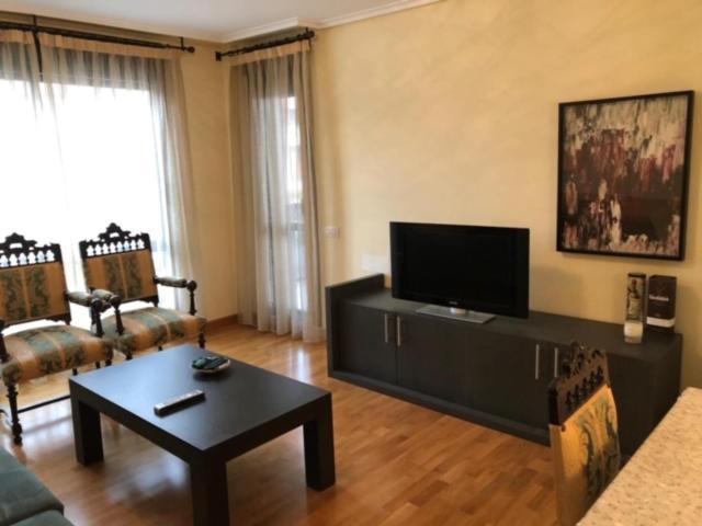 Apartment Logrono: Piso Con Garaje Y Piscina. Logrono