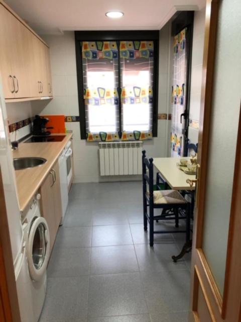 Logrono: Piso Con Garaje Y Piscina. Apartment Logrono