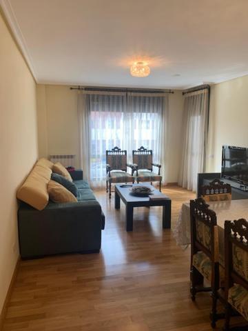 Logrono: Piso Con Garaje Y Piscina. Apartment