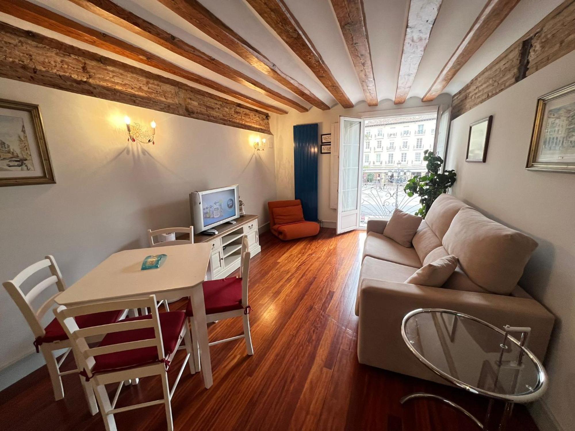 La Redonda Catedral Ascensor By Apartamento