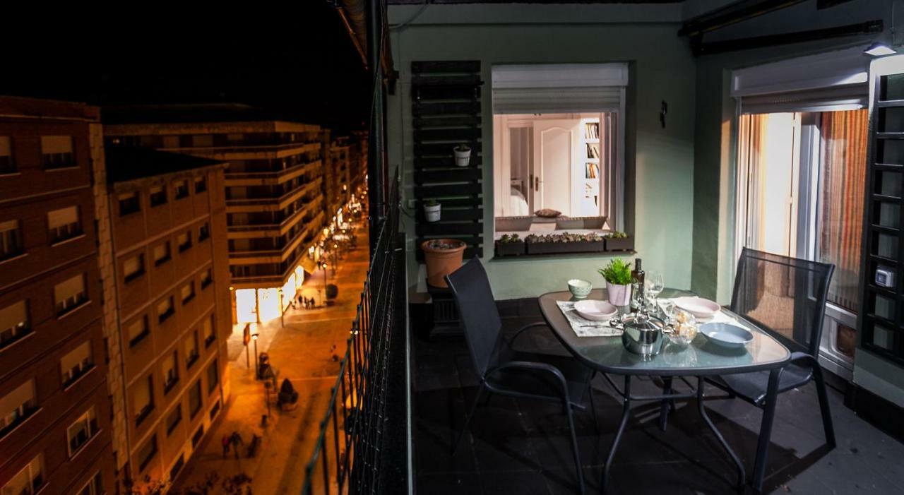 ático En El Centro Junto Al Espolón Apartamento *